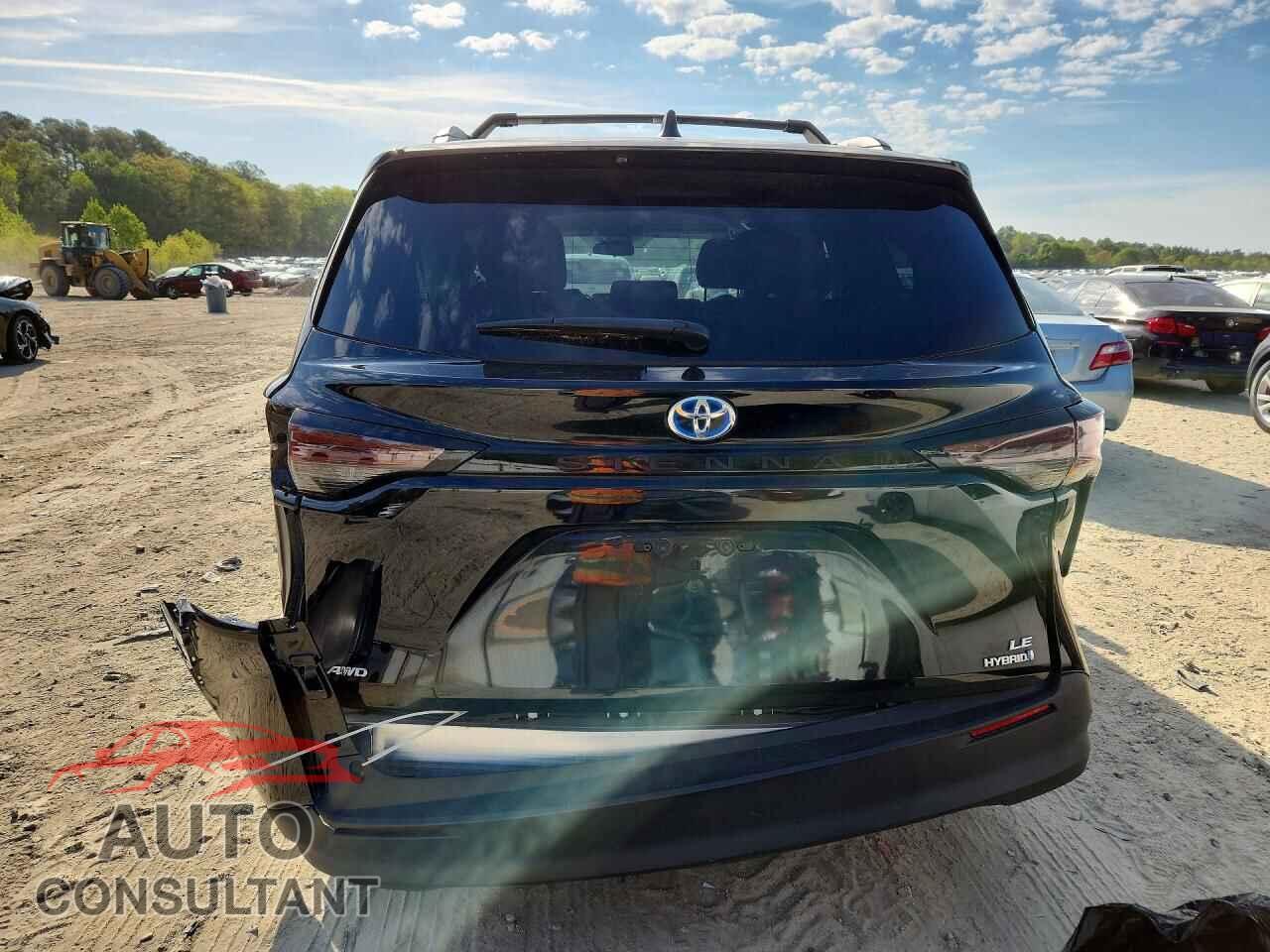 TOYOTA SIENNA 2023 - 5TDKSKFC8PS079280