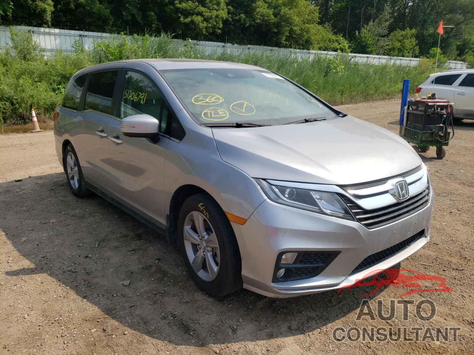 HONDA ODYSSEY 2018 - 5FNRL6H73JB052521