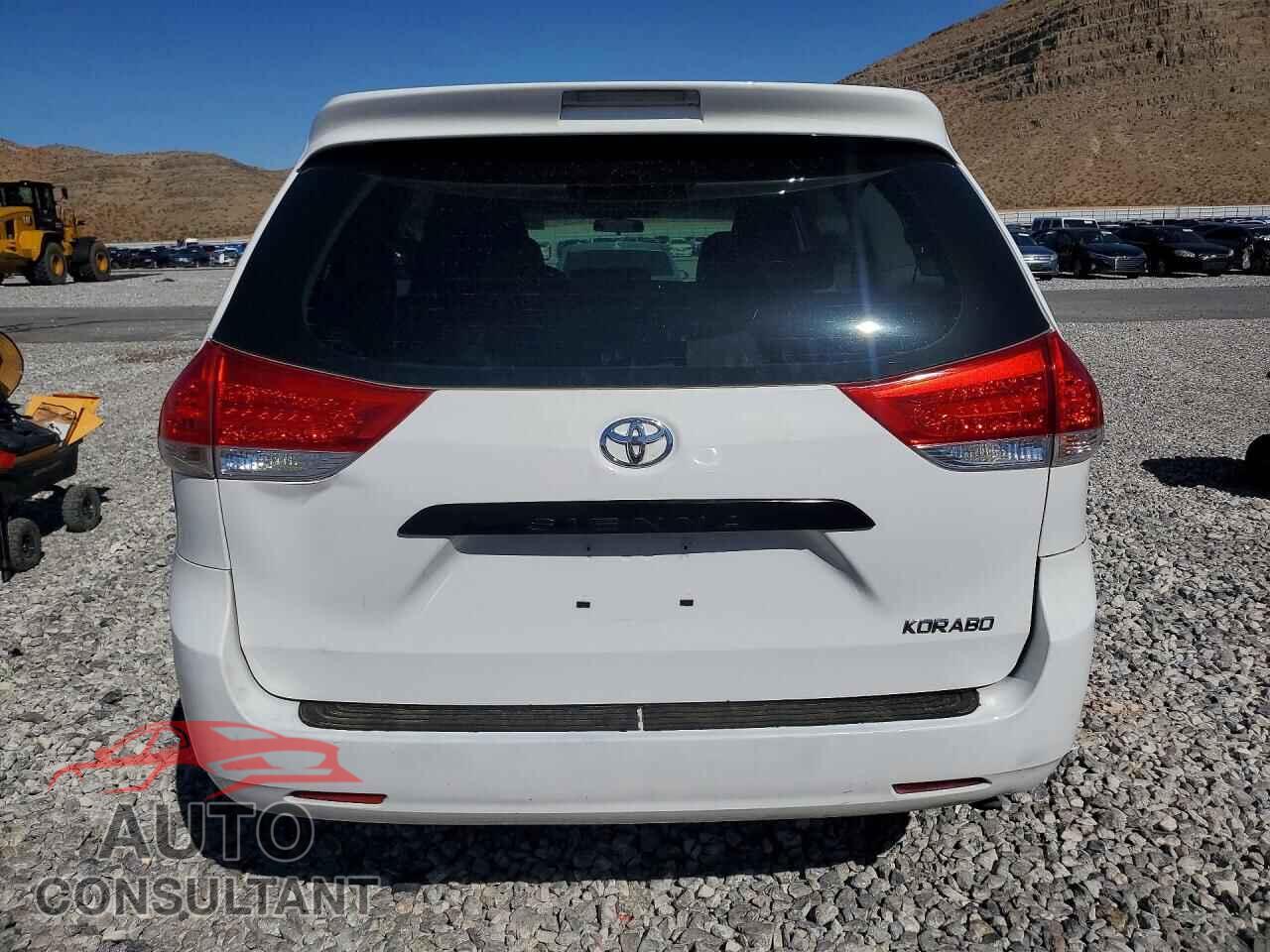 TOYOTA SIENNA 2012 - 5TDKA3DC3CS010325