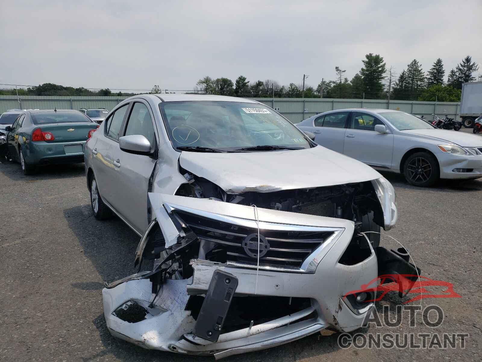 NISSAN VERSA 2018 - 3N1CN7APXJL864810