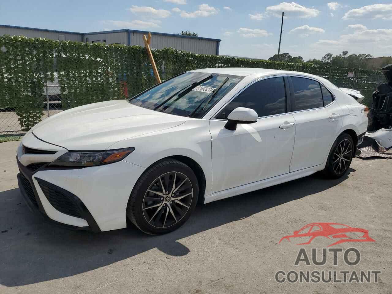 TOYOTA CAMRY 2021 - 4T1G11AK9MU604674