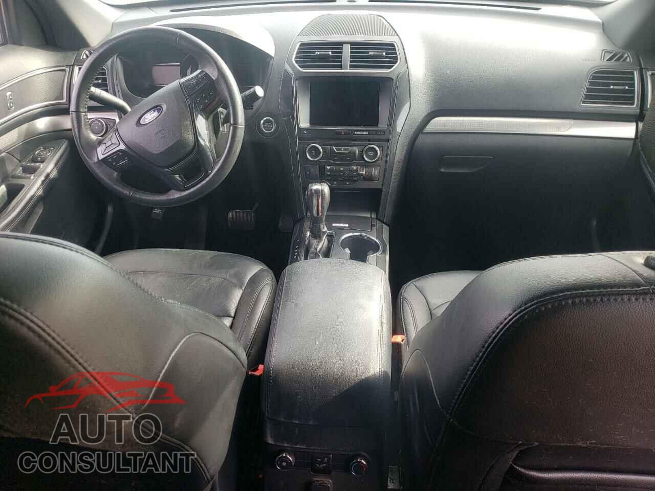 FORD EXPLORER 2018 - 1FM5K7D85JGA43018