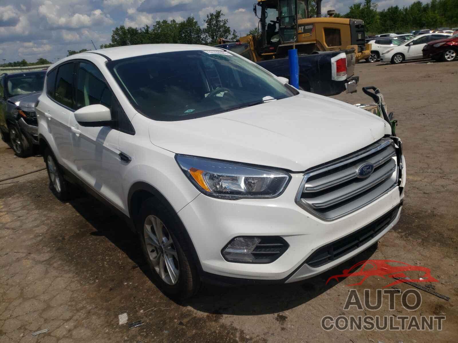 FORD ESCAPE 2017 - 1FMCU0GD5HUD18397