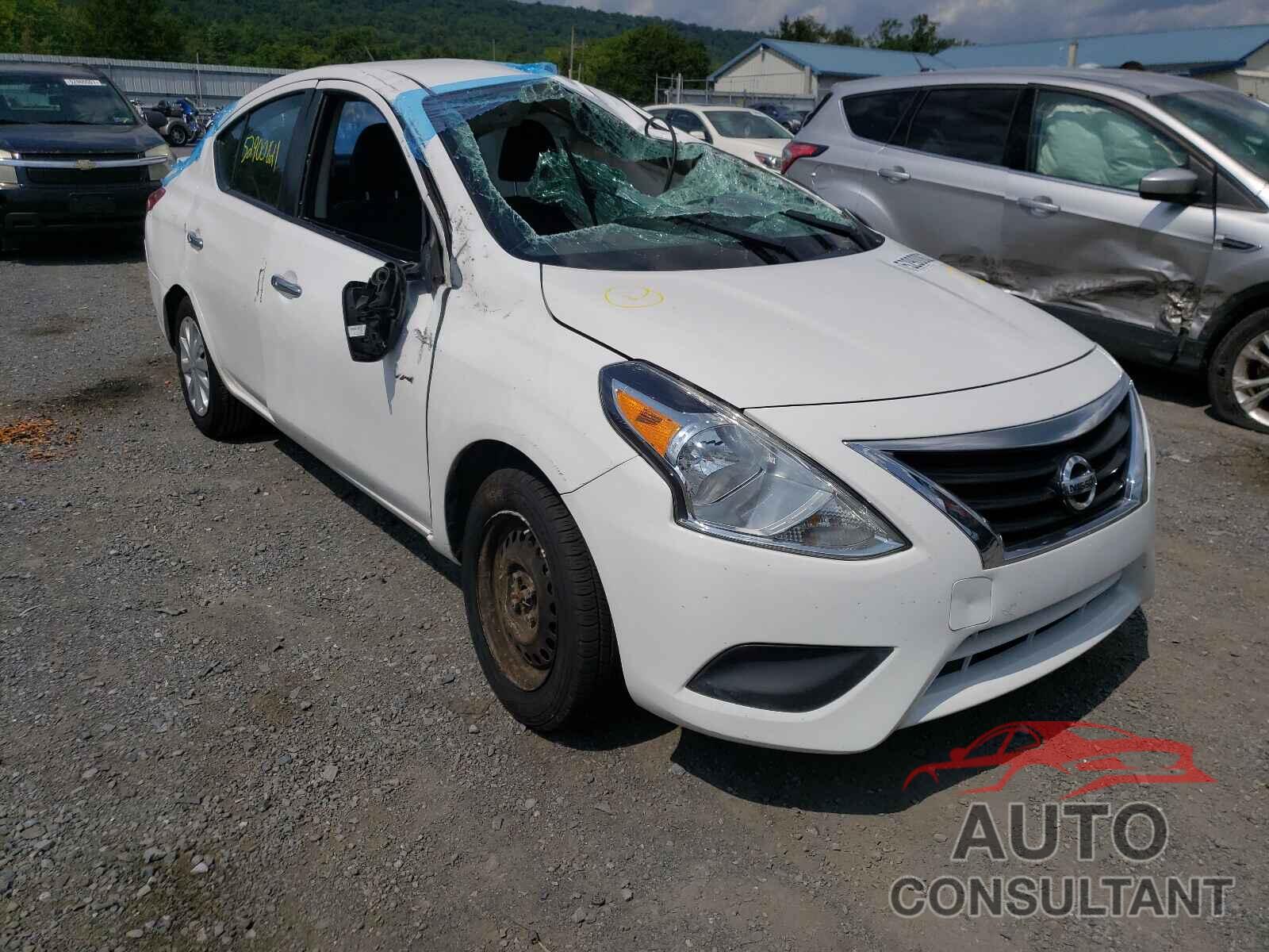 NISSAN VERSA 2017 - 3N1CN7AP0HL813794