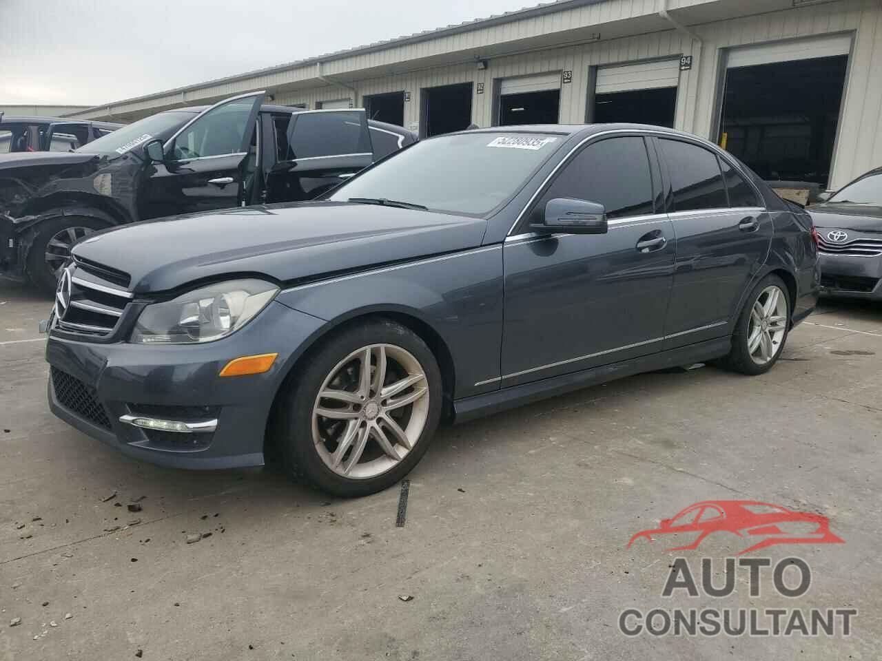 MERCEDES-BENZ C-CLASS 2014 - WDDGF4HBXEG216579