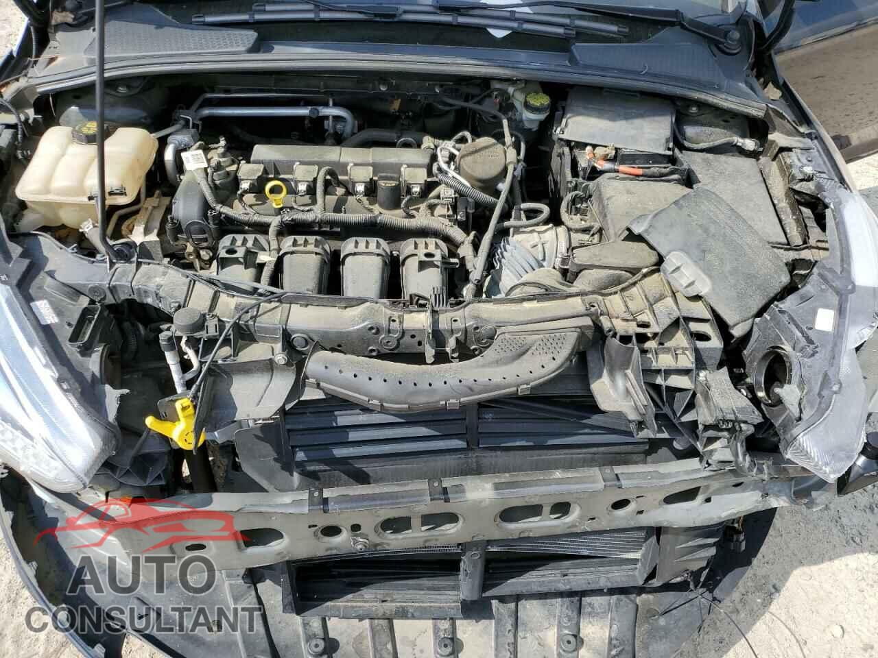 FORD FOCUS 2015 - 1FADP3F28FL381925