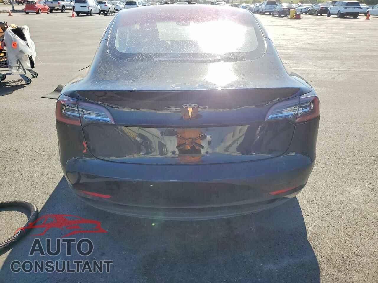 TESLA MODEL 3 2018 - 5YJ3E1EA9JF009305