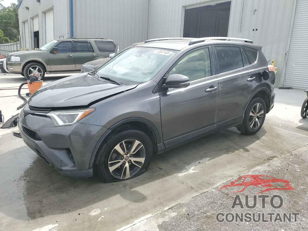 TOYOTA RAV4 2017 - JTMWFREV1HJ714579
