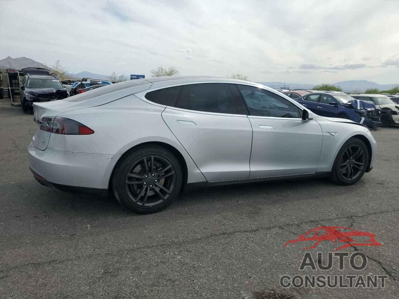 TESLA MODEL S 2013 - 5YJSA1CG0DFP22581