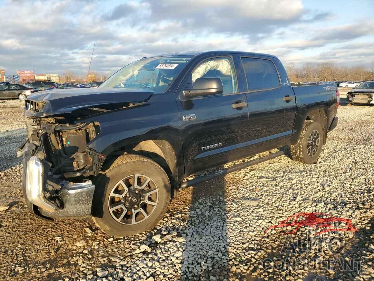 TOYOTA TUNDRA 2017 - 5TFDW5F10HX636501
