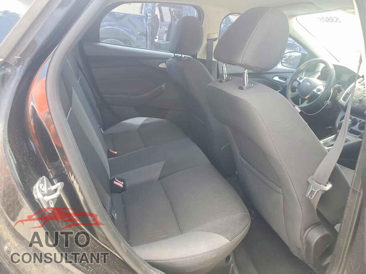 FORD FOCUS 2014 - 1FADP3K22EL421971