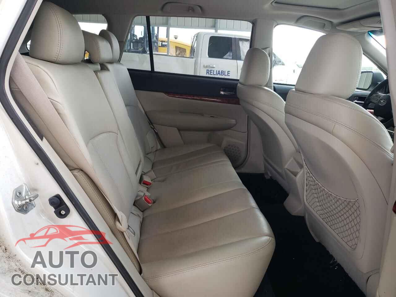 SUBARU OUTBACK 2011 - 4S4BRDKC5B2321158