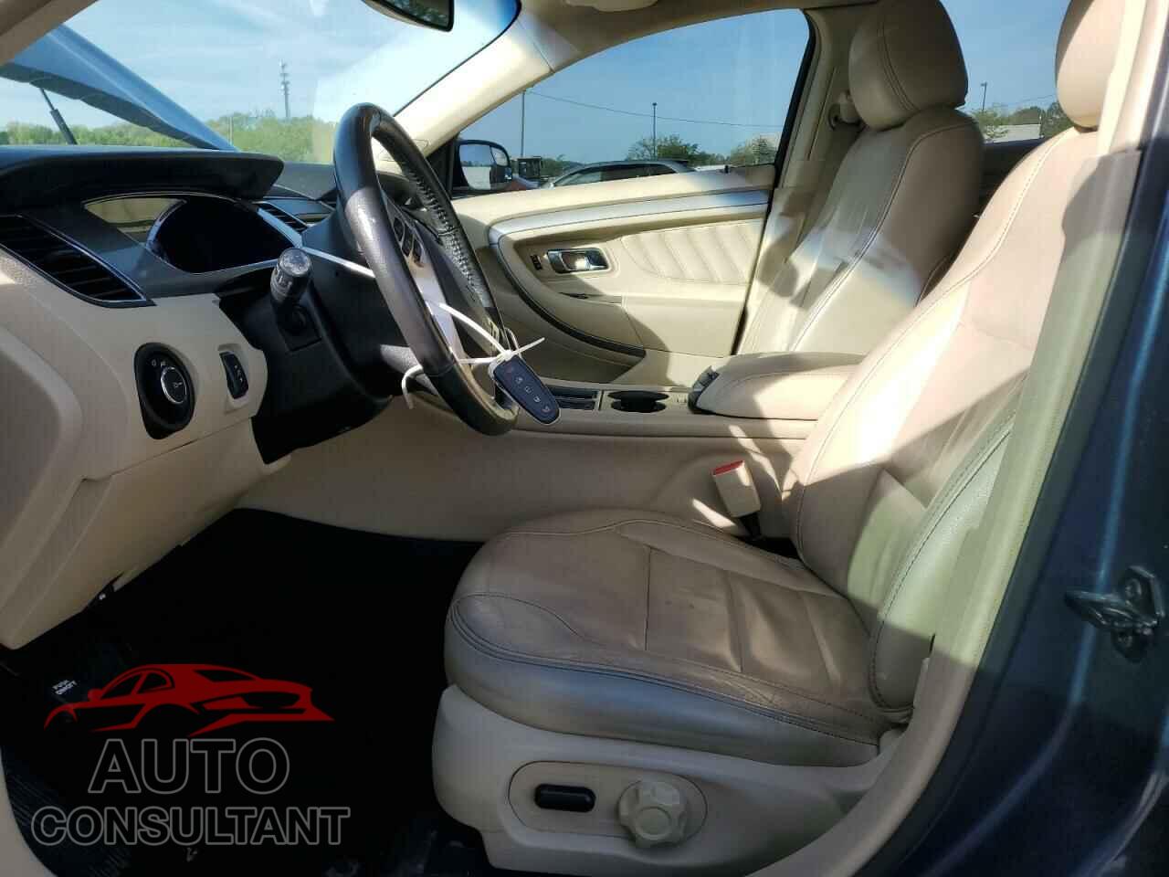 FORD TAURUS 2018 - 1FAHP2H85JG104146