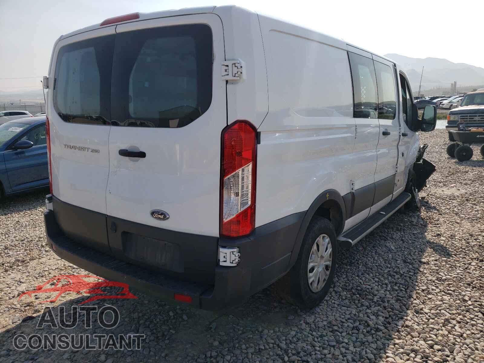 FORD TRANSIT CO 2017 - 1FTYR1ZM7HKB23346