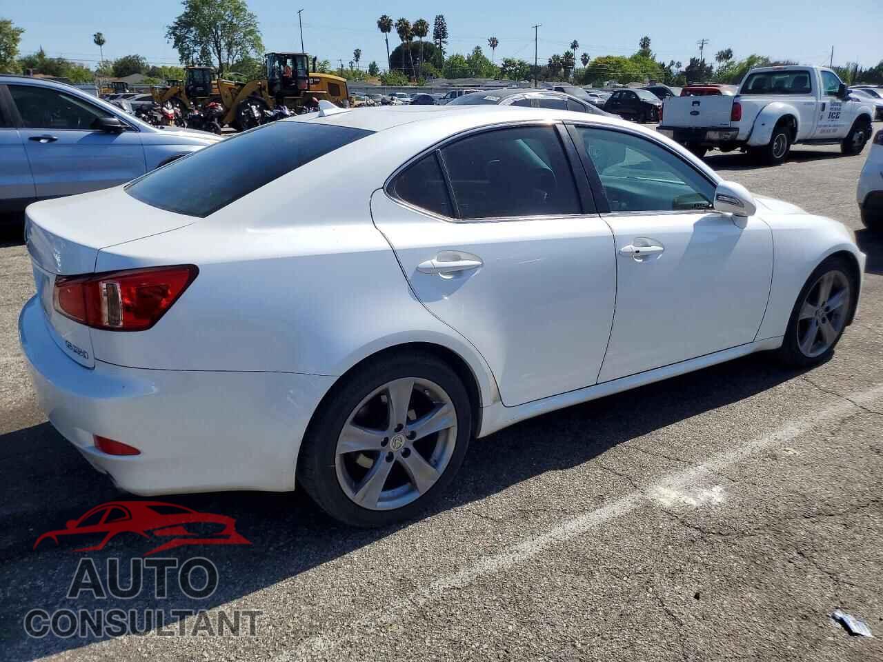 LEXUS IS 2011 - JTHBF5C24B5156189