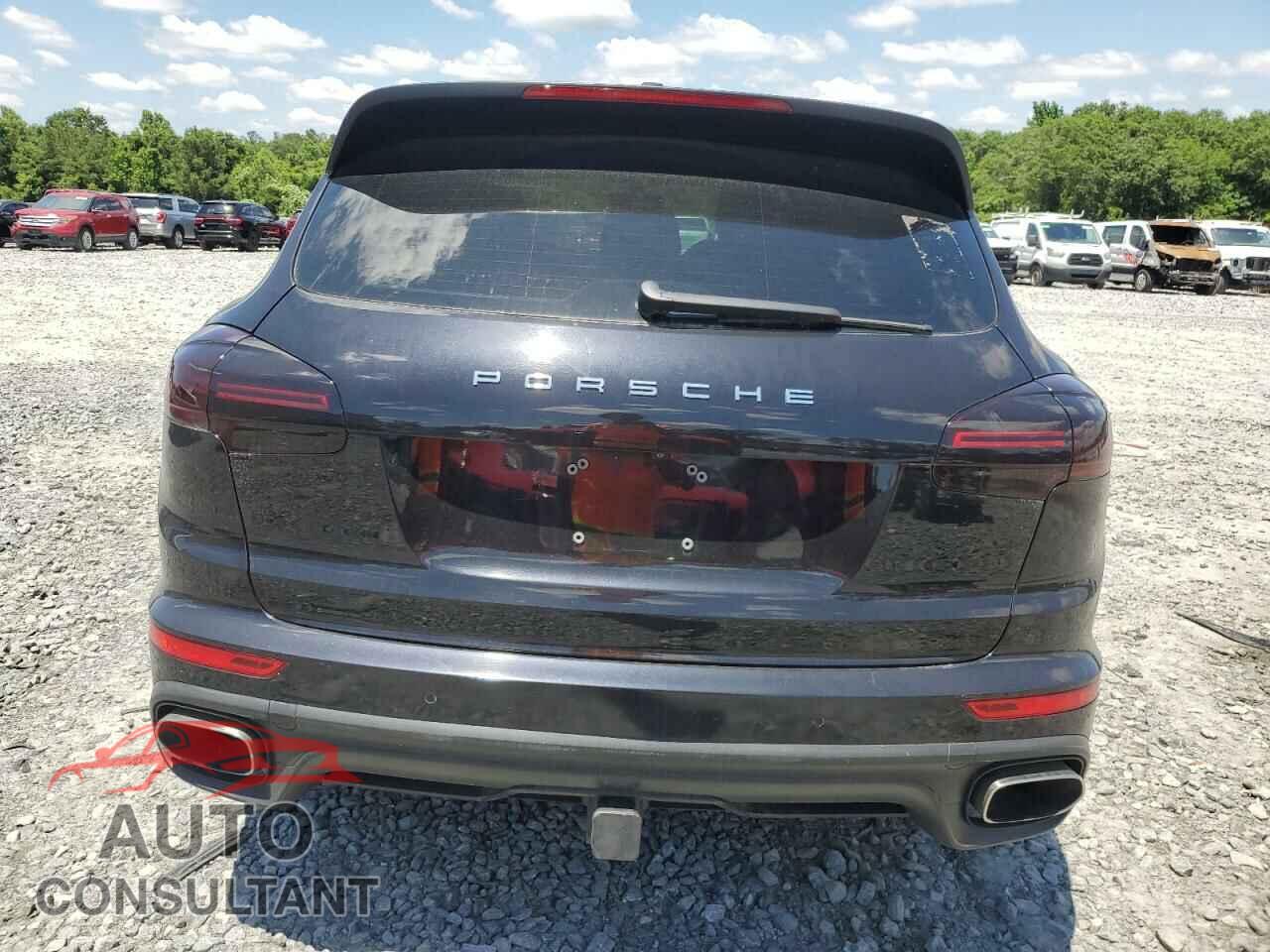 PORSCHE CAYENNE 2016 - WP1AA2A29GKA36005