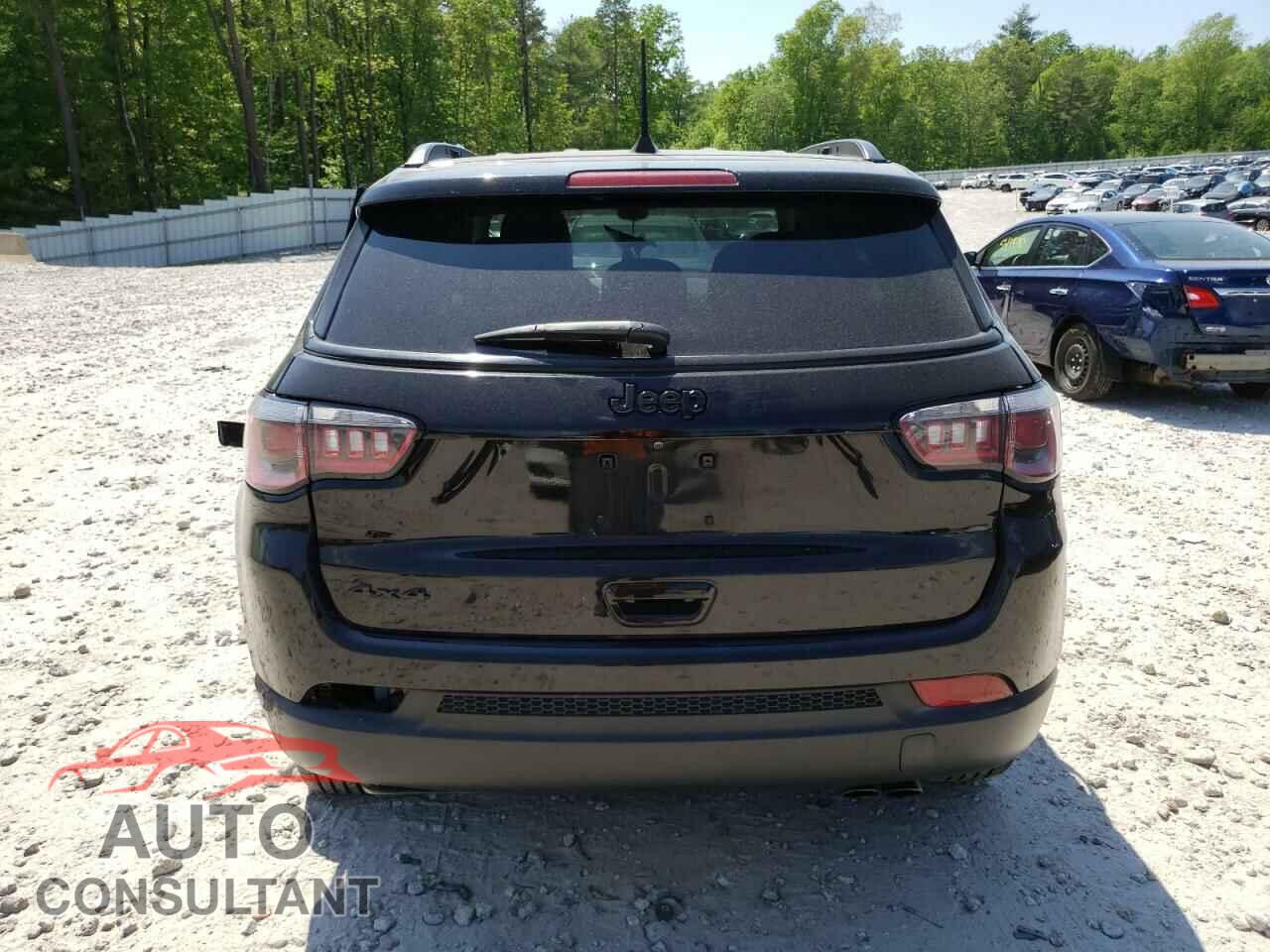 JEEP COMPASS 2018 - 3C4NJDBB8JT304125
