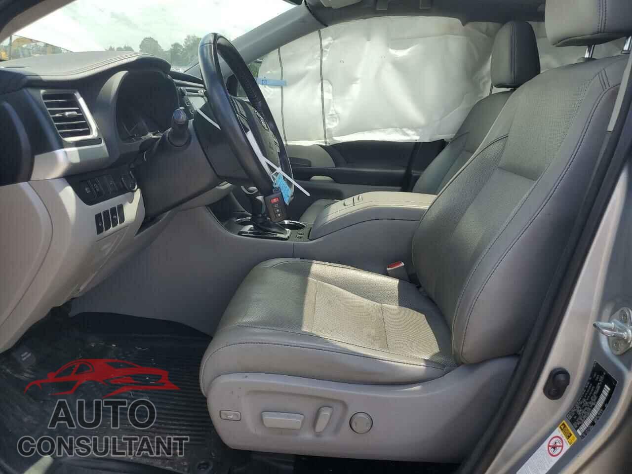 TOYOTA HIGHLANDER 2018 - 5TDDZRFH4JS865237