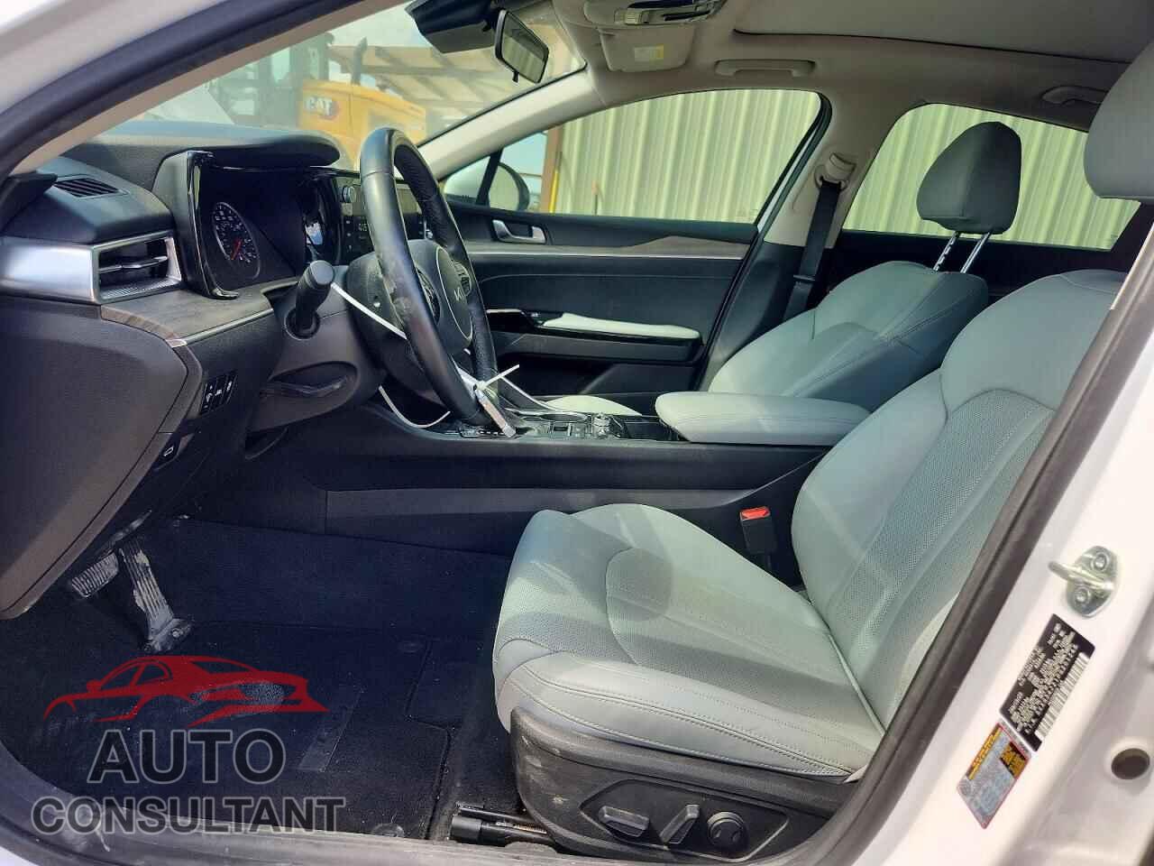 KIA K5 2023 - 5XXG34J21PG201248