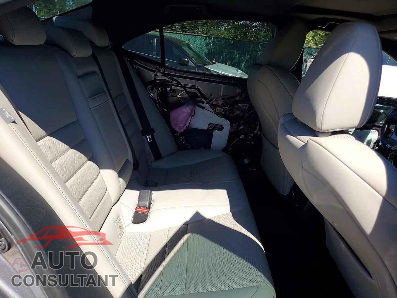 LEXUS IS 2015 - JTHCF1D22F5016515