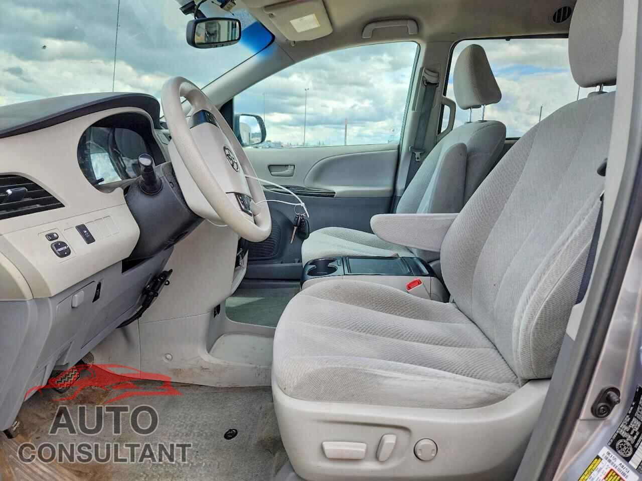 TOYOTA SIENNA 2013 - 5TDKK3DC8DS367059