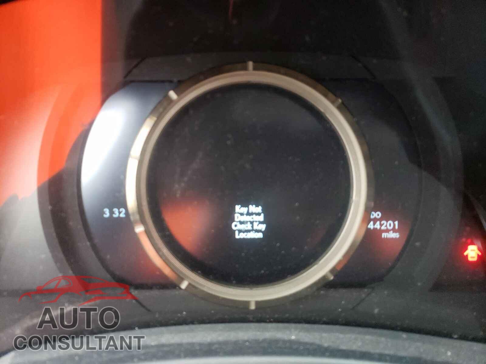 LEXUS IS 2017 - JTHBA1D2XH5040526