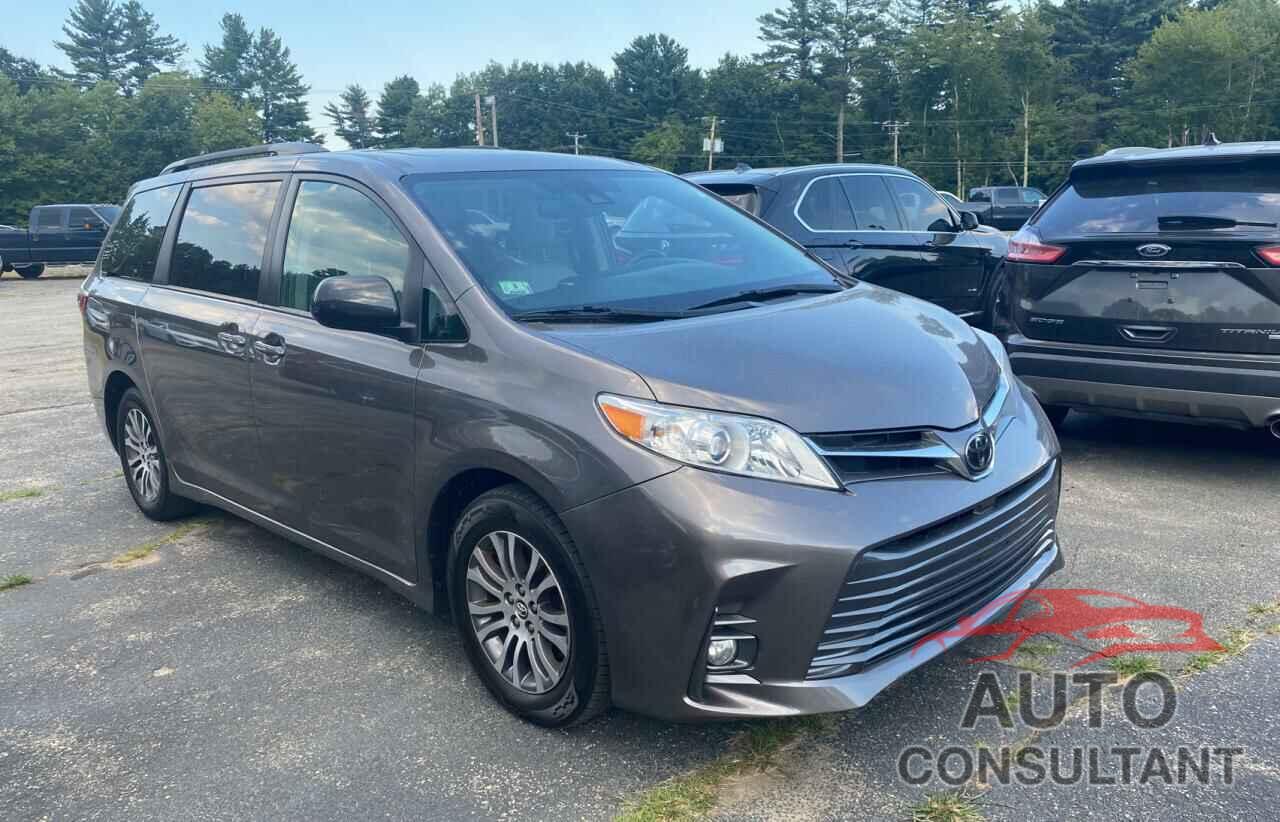 TOYOTA SIENNA 2018 - 5TDYZ3DC7JS927011