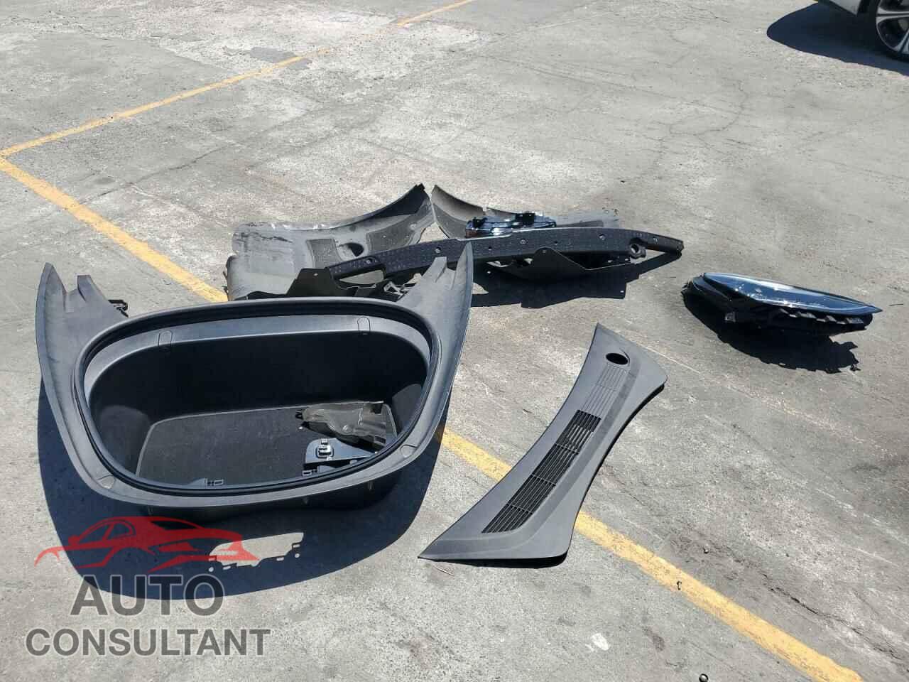 TESLA MODEL 3 2019 - 5YJ3E1EA2KF193259