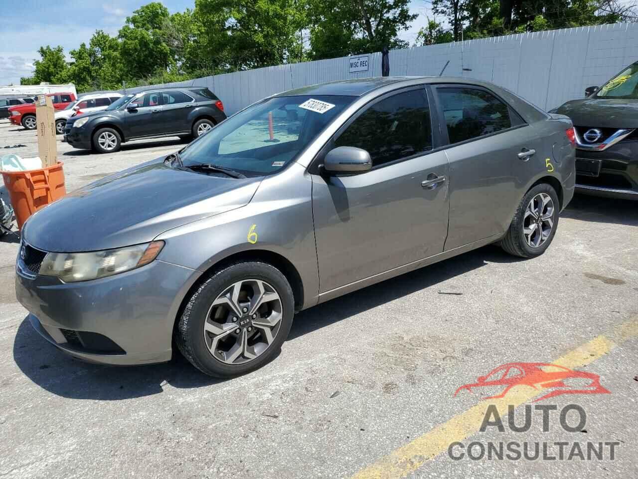 KIA FORTE 2011 - KNAFU4A21B5892588