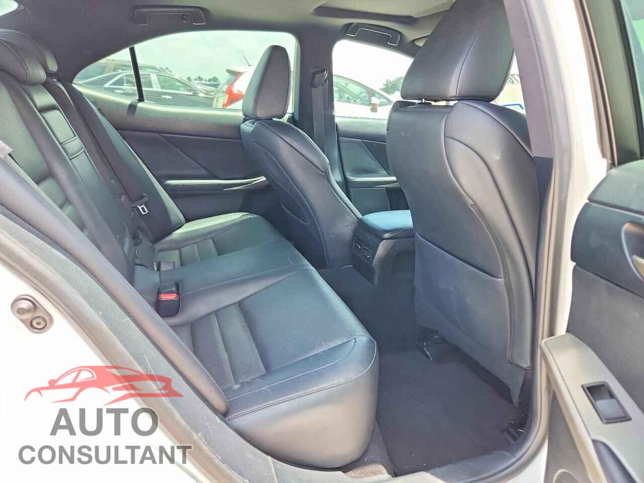 LEXUS IS 2017 - JTHBA1D22H5055053