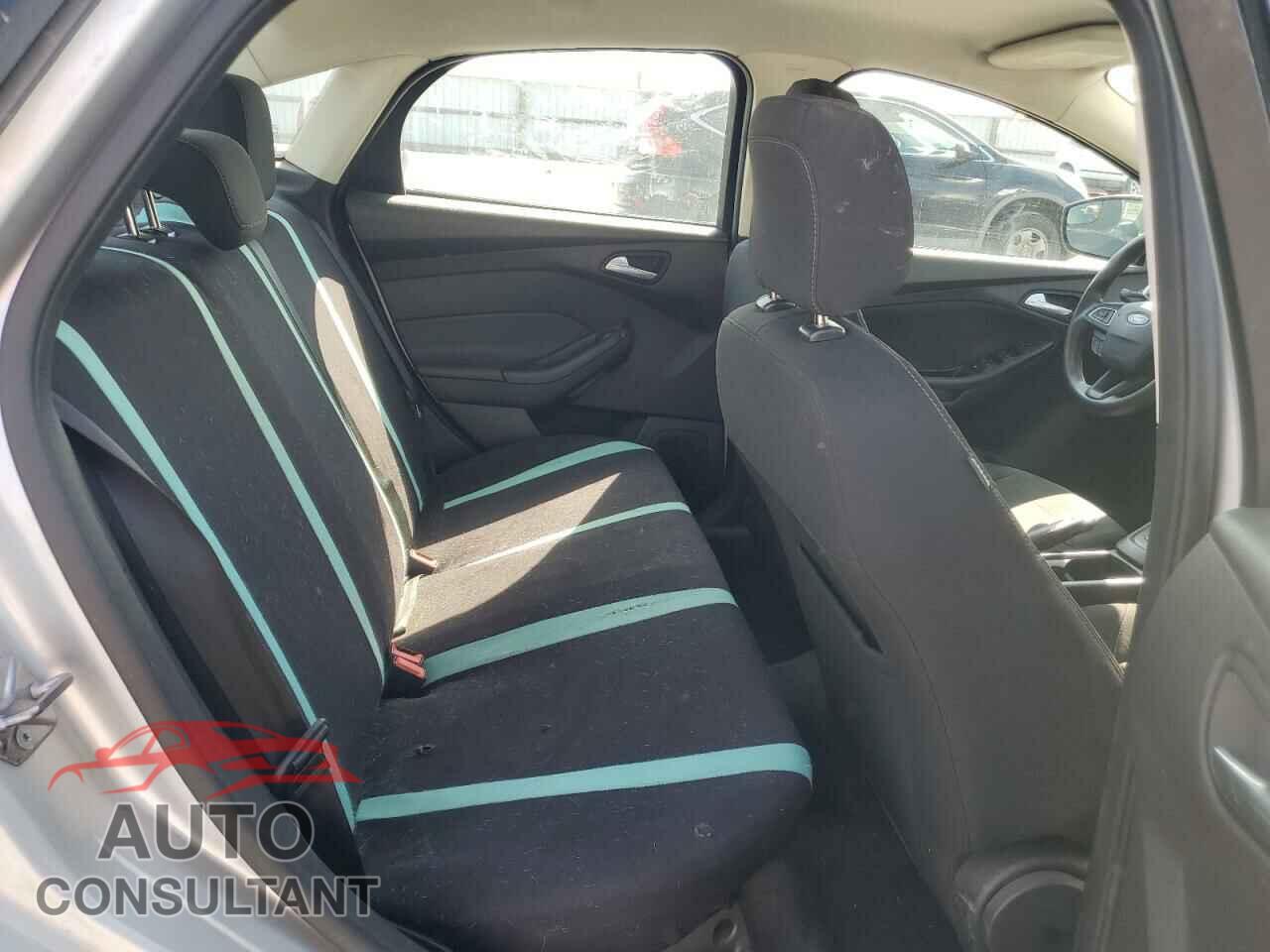 FORD FOCUS 2018 - 1FADP3F29JL279686