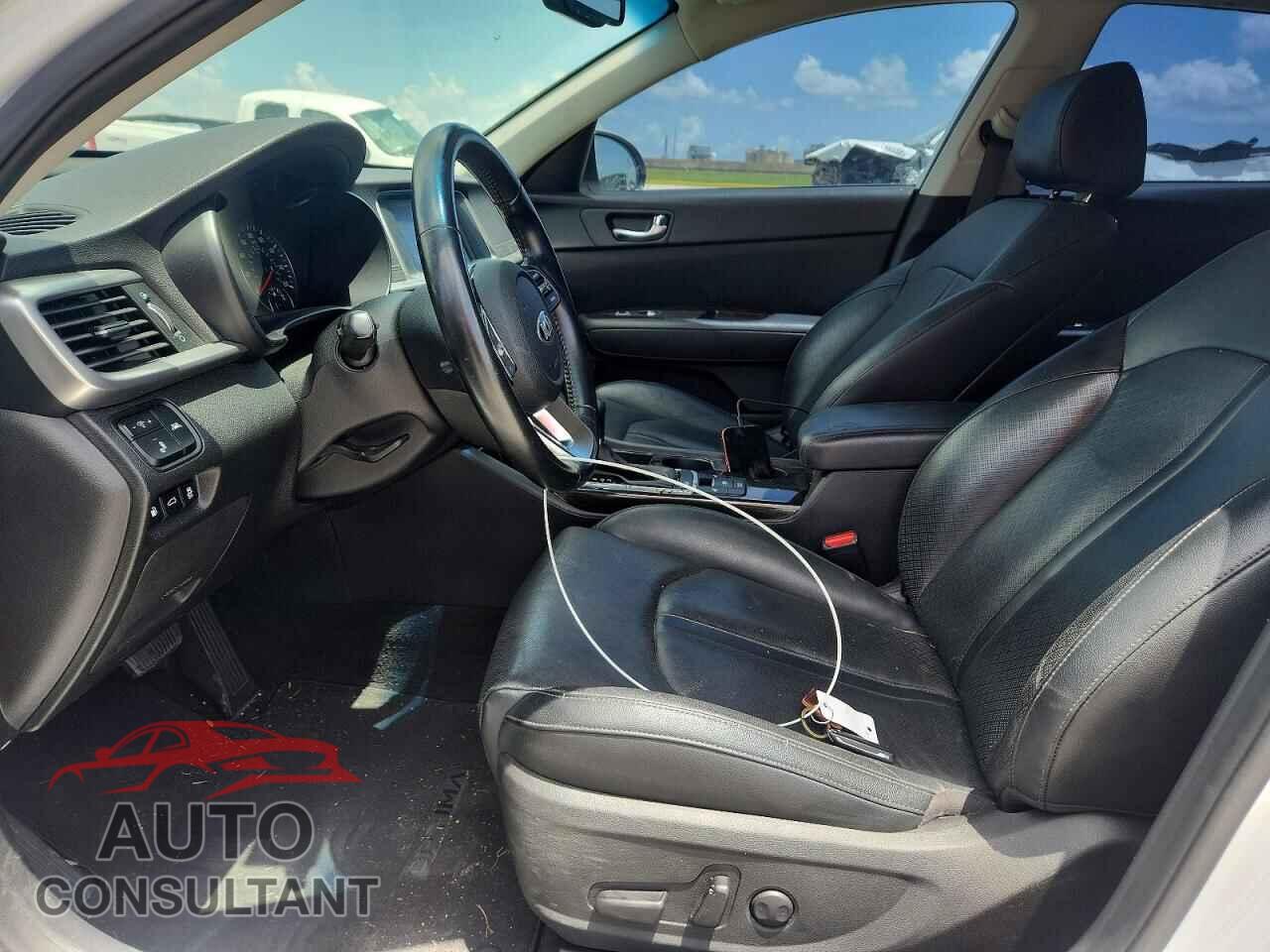 KIA OPTIMA 2019 - 5XXGU4L19KG339629