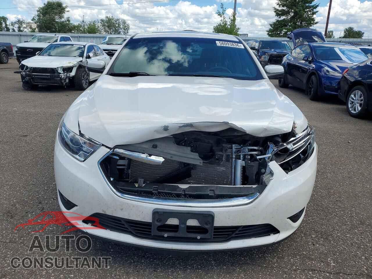FORD TAURUS 2017 - 1FAHP2E88HG126012