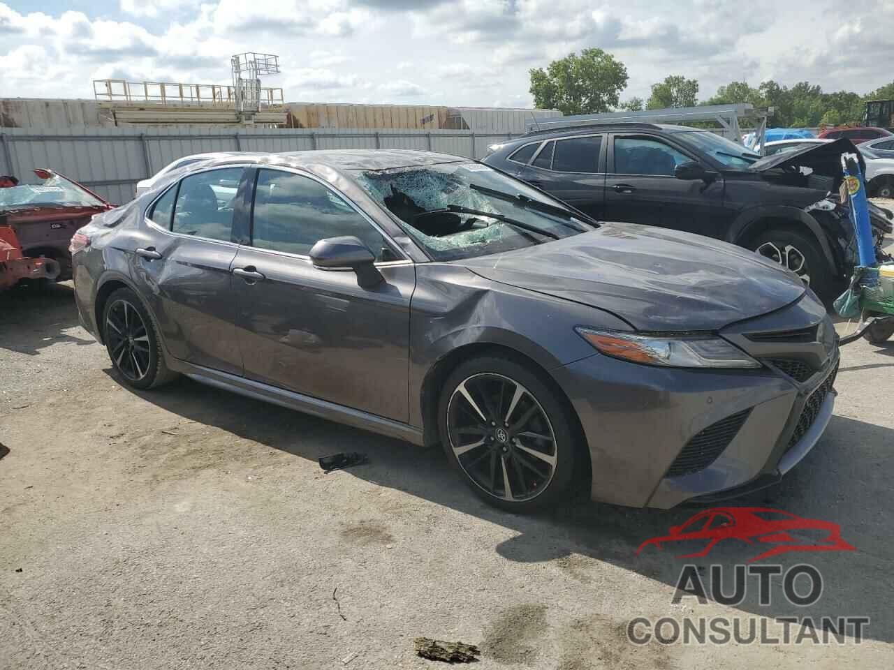 TOYOTA CAMRY 2018 - 4T1B61HKXJU513488