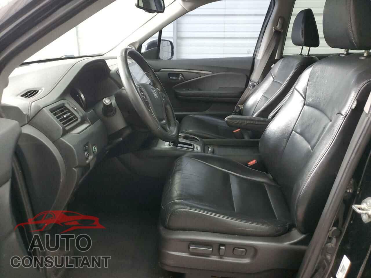 HONDA PILOT 2017 - 5FNYF5H87HB004617