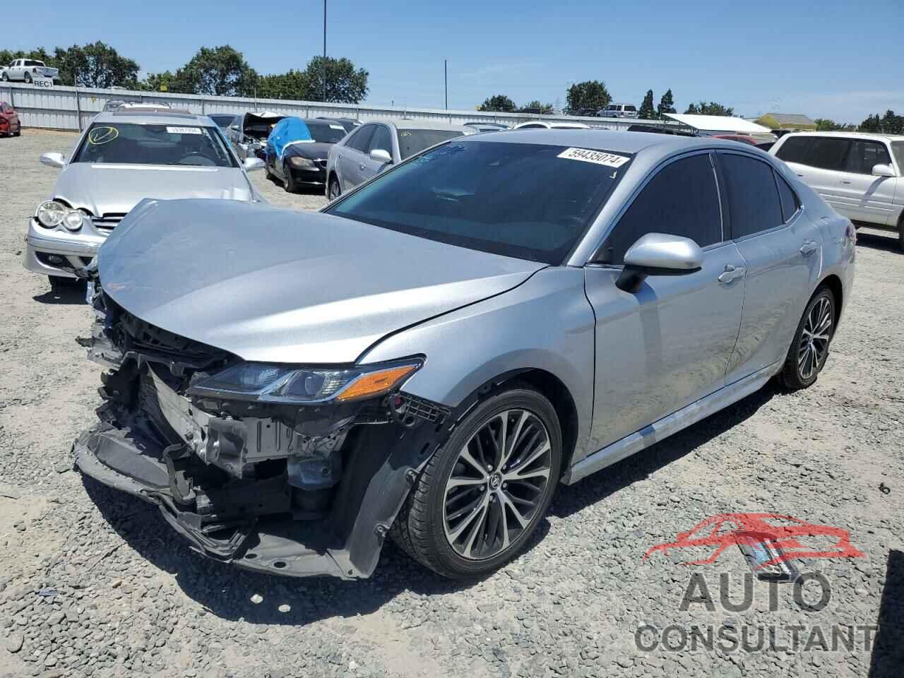 TOYOTA CAMRY 2018 - 4T1B11HK2JU105453