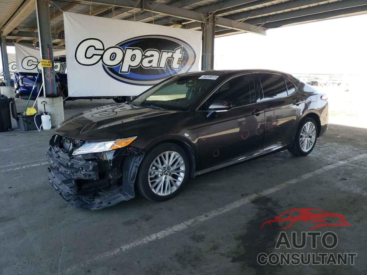 TOYOTA CAMRY 2018 - 4T1B11HK9JU118622