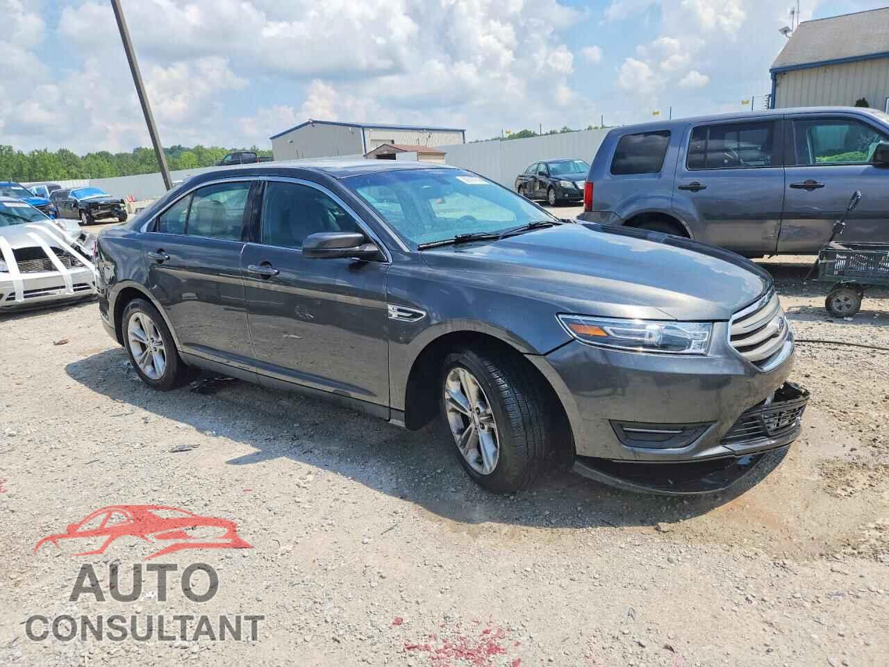 FORD TAURUS 2018 - 1FAHP2E82JG105422