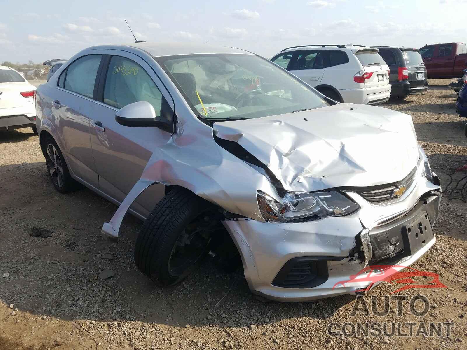 CHEVROLET SONIC 2018 - 1G1JF5SB5J4132608