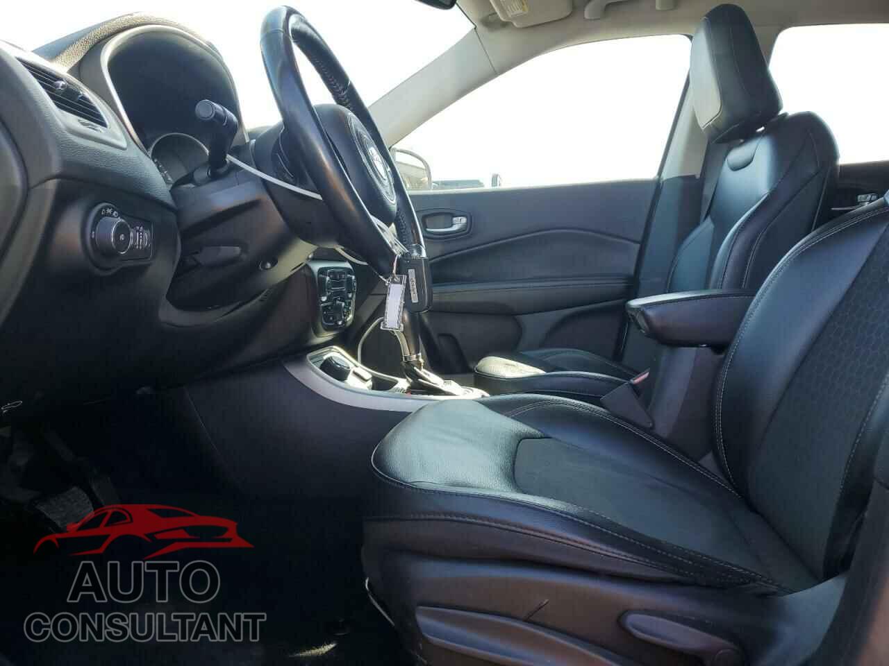 JEEP COMPASS 2020 - 3C4NJDBB6LT101723