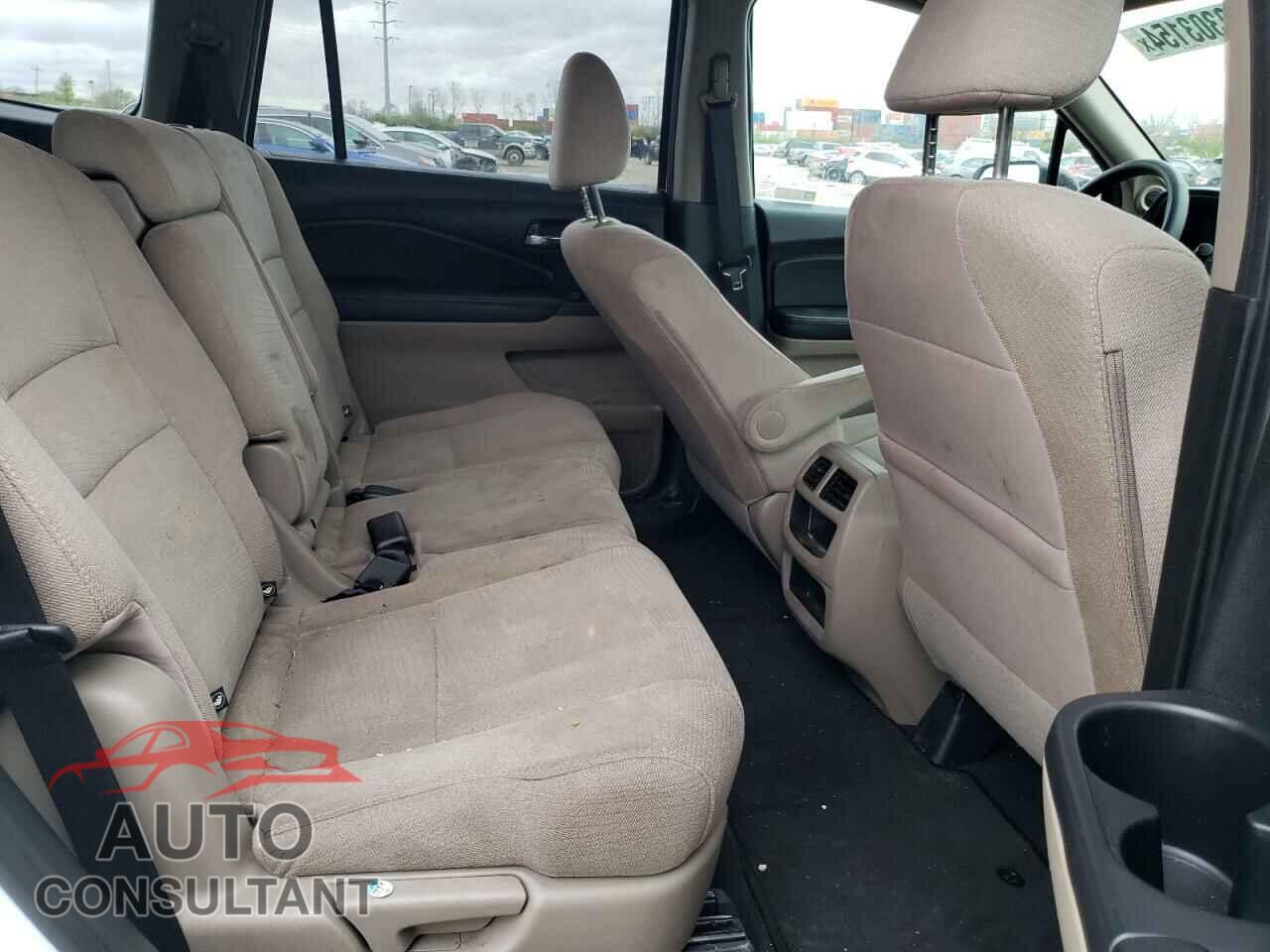 HONDA PILOT 2017 - 5FNYF5H10HB044444