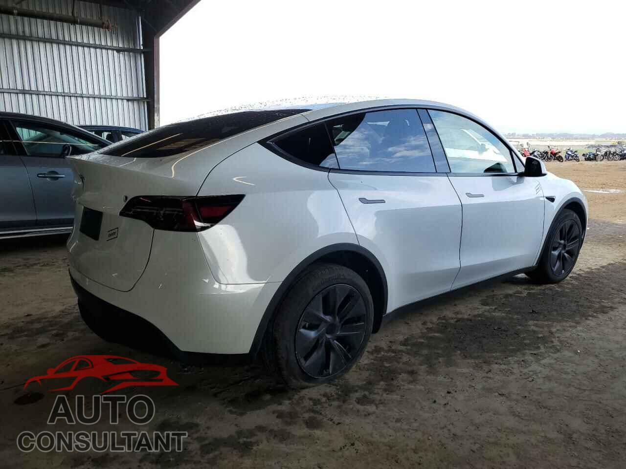 TESLA MODEL Y 2024 - 7SAYGDED7RF200182