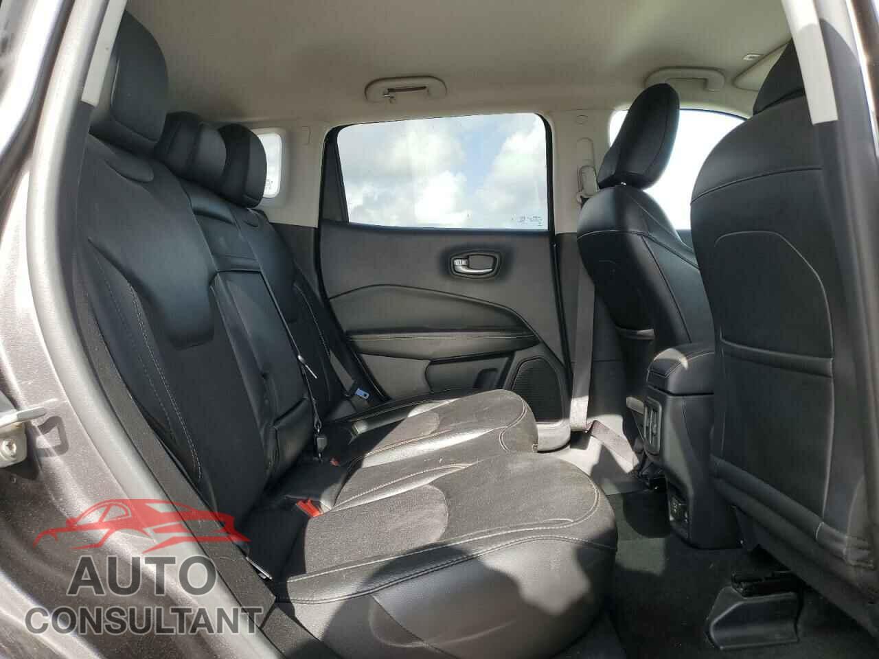 JEEP COMPASS 2019 - 3C4NJDBB2KT839906