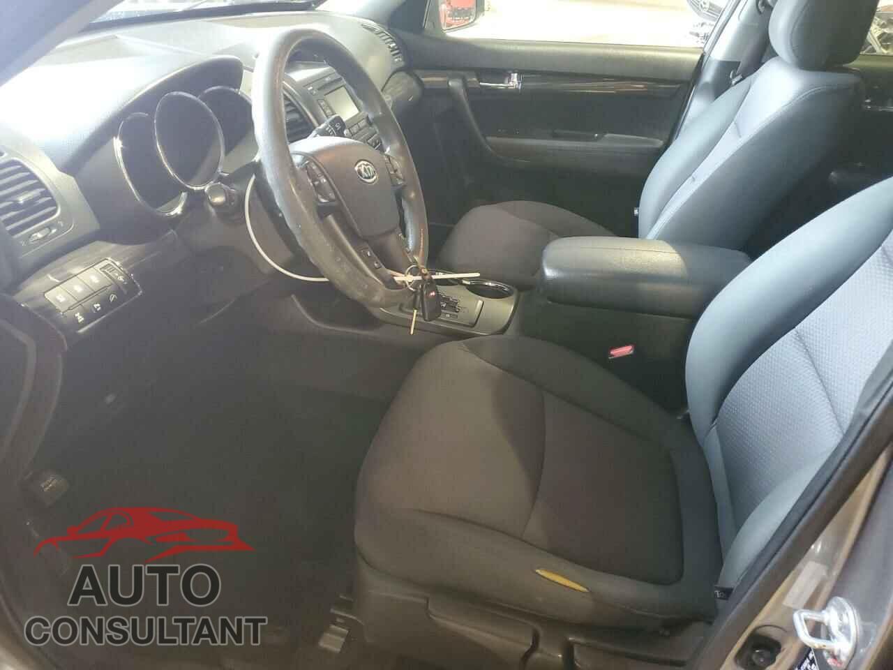 KIA SORENTO 2013 - 5XYKTCA61DG329231
