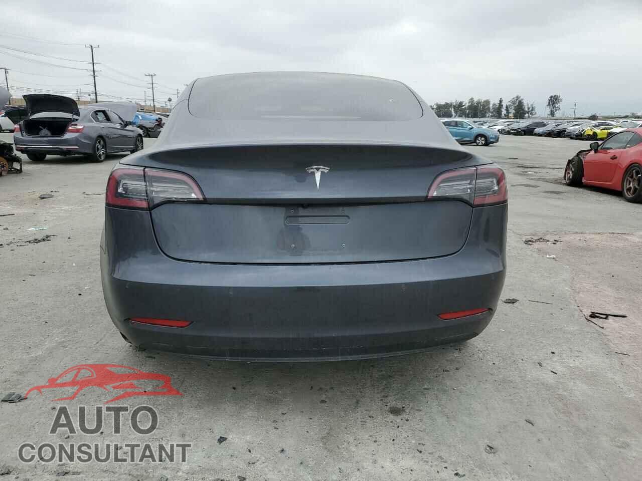 TESLA MODEL 3 2018 - 5YJ3E1EA5JF059361