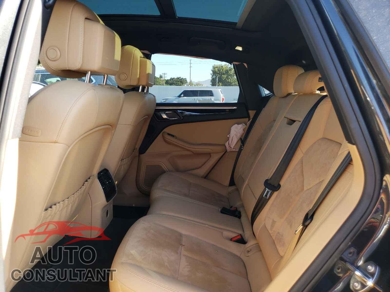 PORSCHE MACAN 2018 - WP1AA2A59JLB08879