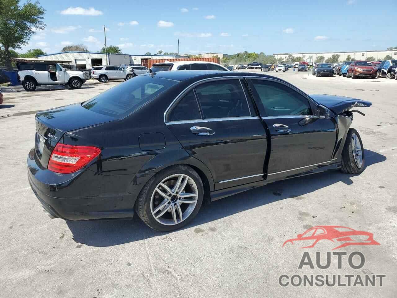 MERCEDES-BENZ C-CLASS 2013 - WDDGF8AB7DG114530