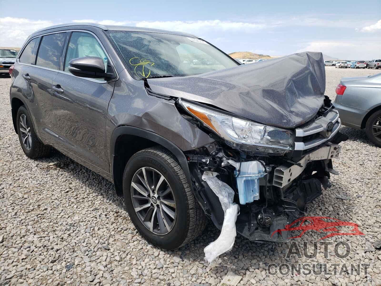 TOYOTA HIGHLANDER 2018 - 5TDJZRFH5JS532144