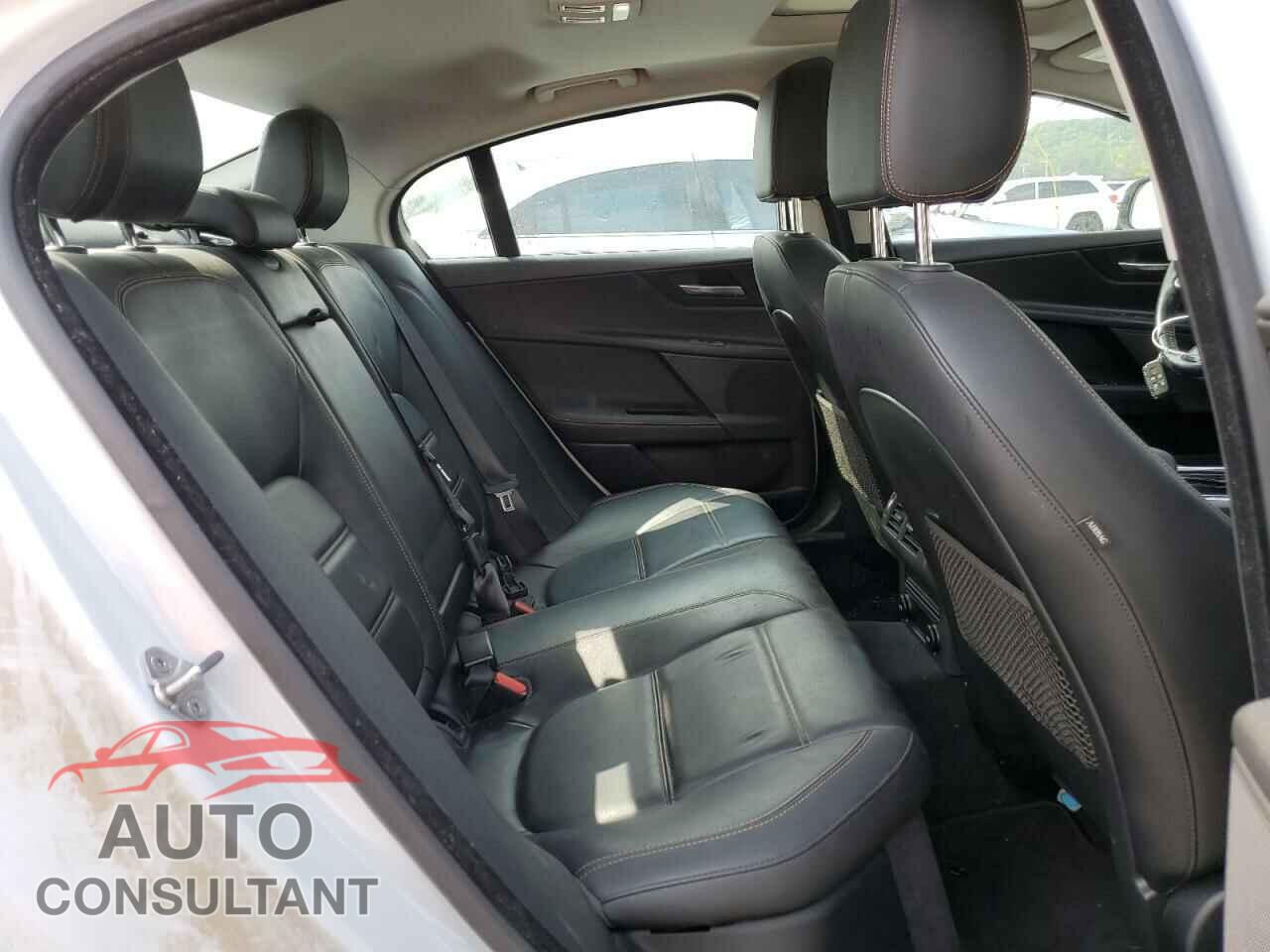 JAGUAR XE 2017 - SAJAE4BG9HA961338