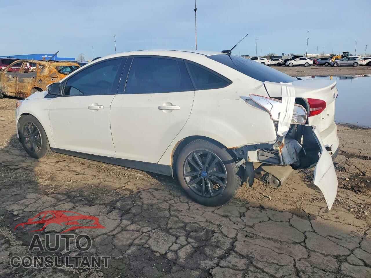 FORD FOCUS 2016 - 1FADP3F26GL389376